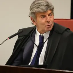 Fux vota para anular ação penal sobre golpe por cerceamento de defesa
