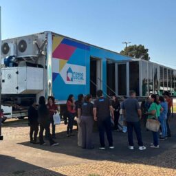 Primeira-dama de SP vem a Marília e visita projeto de capacitação