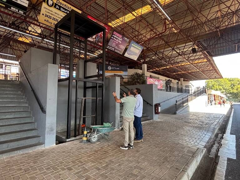 Terminal recebe pintura, elevador, guarita e pavimentação no entorno
