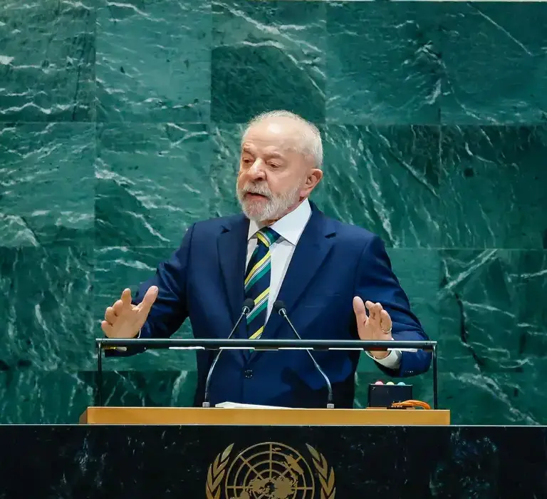 Democracia é o que está em jogo para a humanidade, alerta Lula nos EUA