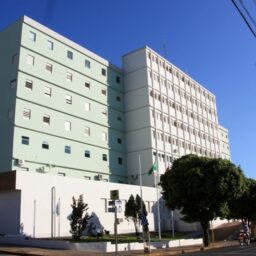 Mulher ateia fogo no companheiro e vai tomar cerveja ‘para relaxar’ na região