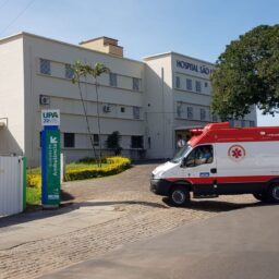 Motociclista tem perna amputada após grave acidente de trânsito em Garça