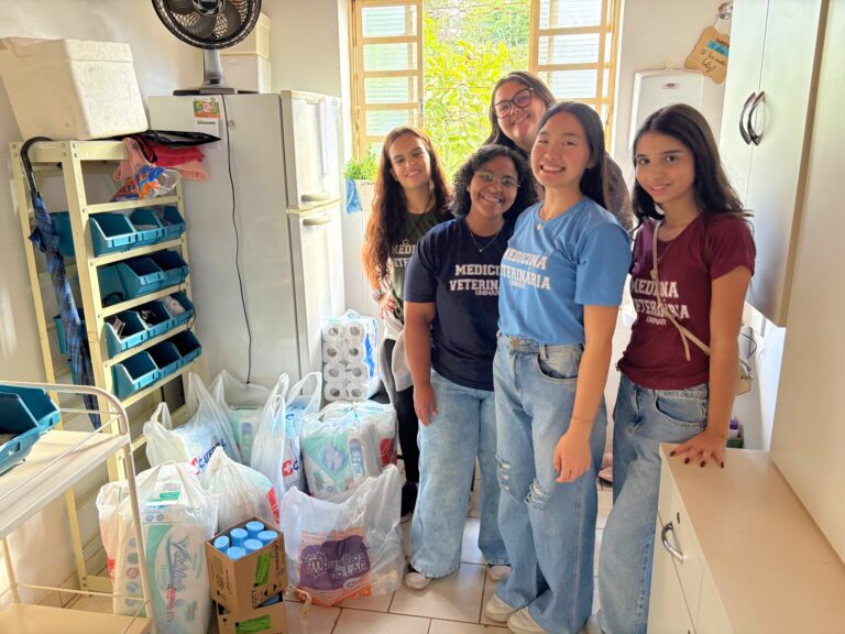 Acadêmicos da Unimar realizam ações sociais no Lar São Vicente e no Cacam