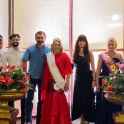 Pompeia elege Miss Terceira Idade em concurso com 20 candidatas