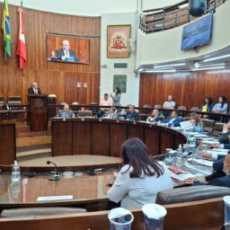 Vereadores rejeitam pedido de CP contra Vinicius e denúncia é arquivada