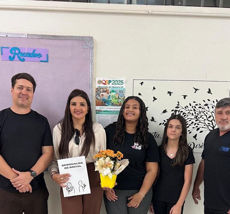 Escola de Quintana promove palestra sobre desigualdade social para alunos do 9º ano