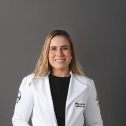 ‘Nosso objetivo é acrescentar vida aos anos’, afirma médica geriatra de Marília