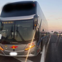 Homem morre atropelado por ônibus de Marília na SP-300