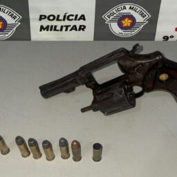 Pedreiro é preso após disparo em lanchonete e fuga com acidente