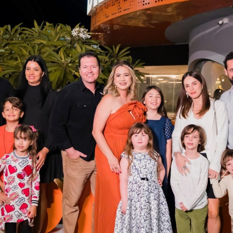 Noite de celebração marca lançamento da revista Mães & Filhos com Bild em destaque