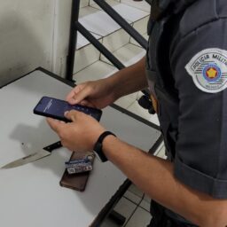 Trio envolvido em roubo no Centro é liberado na audiência de custódia