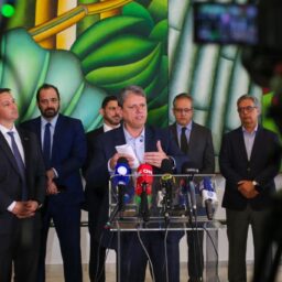 Governo de SP monta gabinete de crise e anuncia medidas contra intoxicação por metanol