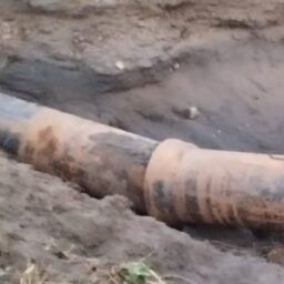 Rompimento de adutora paralisa fornecimento parcial e agrava situação em Garça