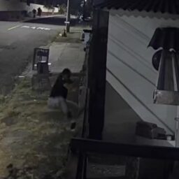 Homem é flagrado por câmeras de segurança em Marília durante furto no Cascata