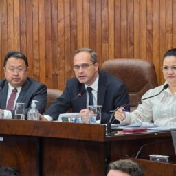 Vereadores votam projeto que visa reinserir pessoas em situação de rua no mercado