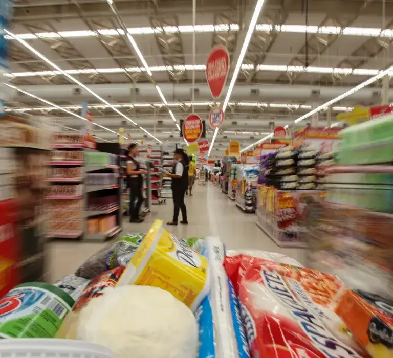 Apesar dos juros, consumo das famílias foi motor da economia no 2º trimestre