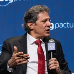 Haddad diz que política fiscal não depende apenas do governo federal