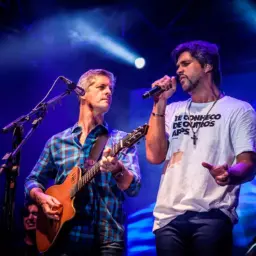 Victor e Leo animam 2ª noite da Festa do Peão de Pompeia nesta sexta-feira