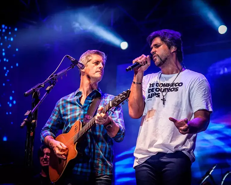 Victor e Leo animam 2ª noite da Festa do Peão de Pompeia nesta sexta-feira