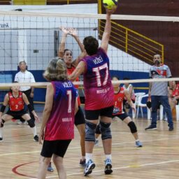 Vôlei adaptado de Marília disputa a Super Liga Melhor Idade em Assis