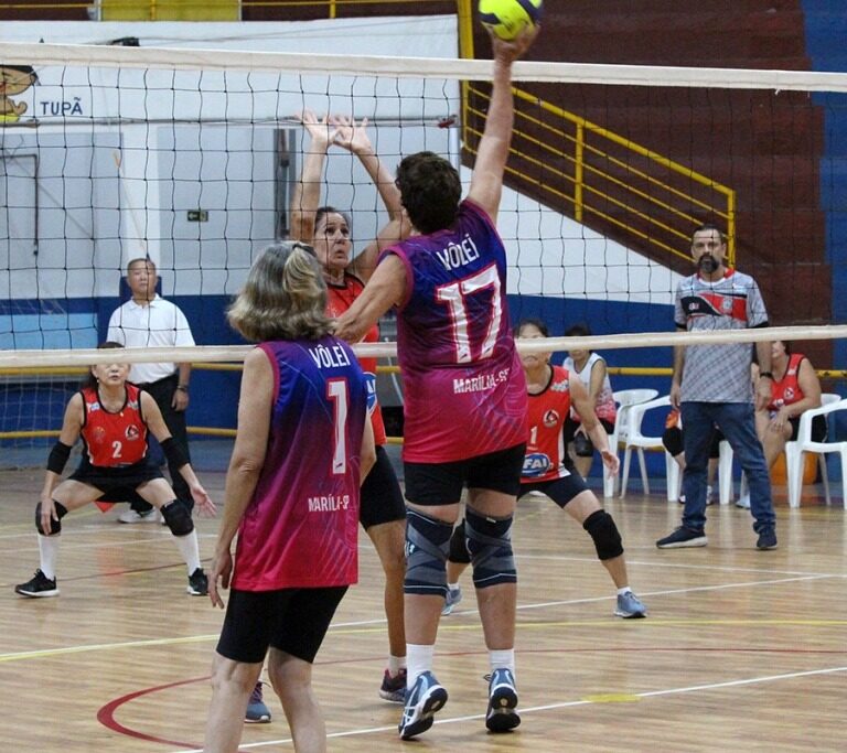 Vôlei adaptado de Marília disputa a Super Liga Melhor Idade em Assis