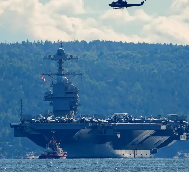 EUA enviam porta-aviões à América do Sul em meio a tensão com a Venezuela