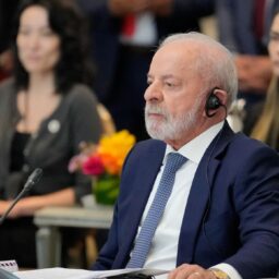 Lula aguarda reunião com Trump e aposta em solução a tarifaço