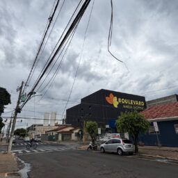 Marília aplica mais de três mil multas por fiação irregular em postes