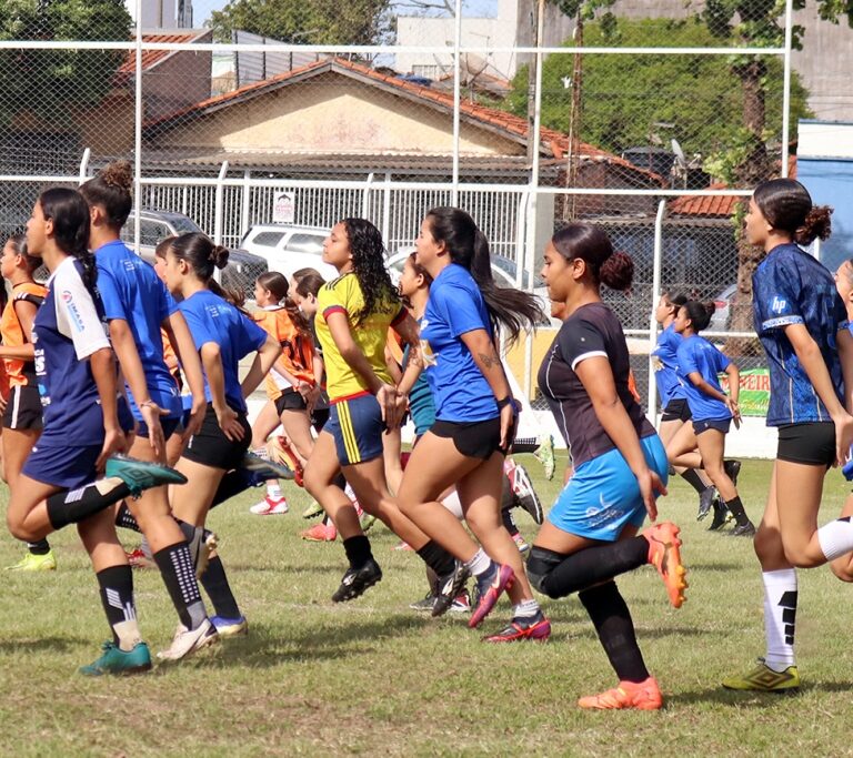Seletiva em Marília reúne jovens talentos do futebol feminino do interior paulista