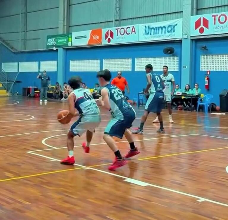 Basquete de Marília vence Santos e garante vaga nos playoffs do Paulista Sub-18