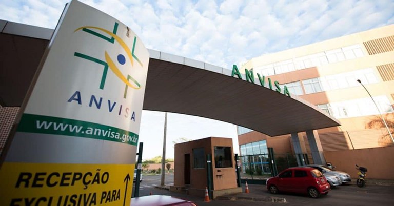 Anvisa proíbe lote falso de chá e suplementos inseguros para o consumo