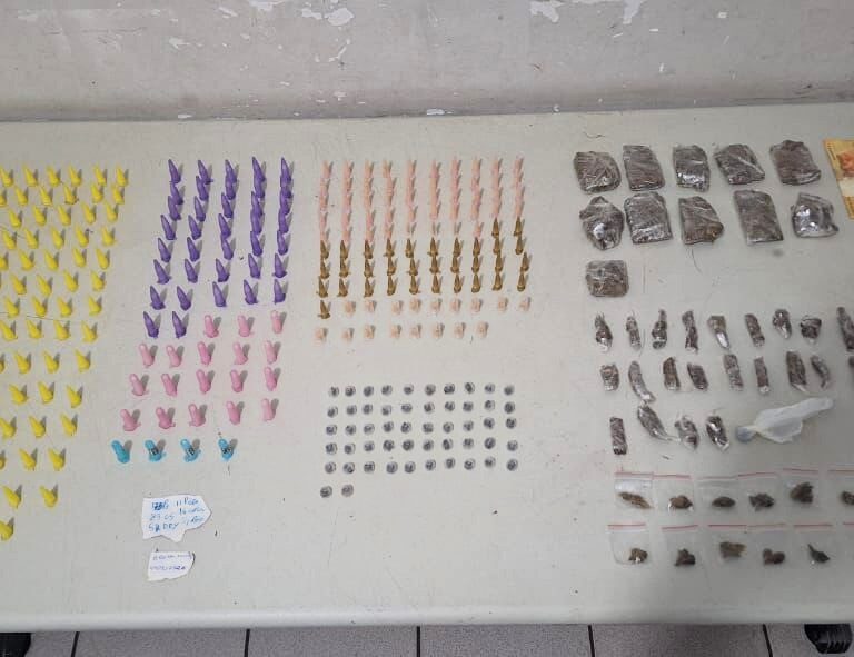 Polícia apreende mais de 700 porções de drogas no Argollo Ferrão