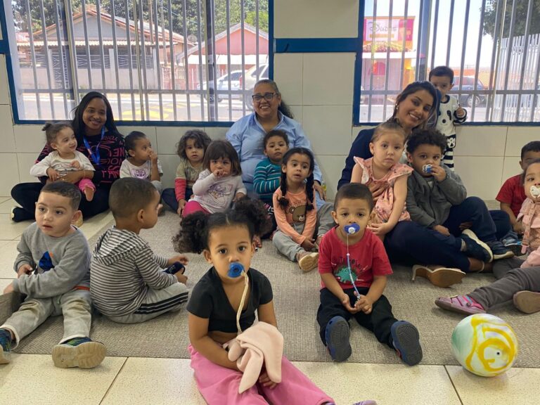 Primeira-dama de Quintana conhece projeto que une horta e aprendizado infantil