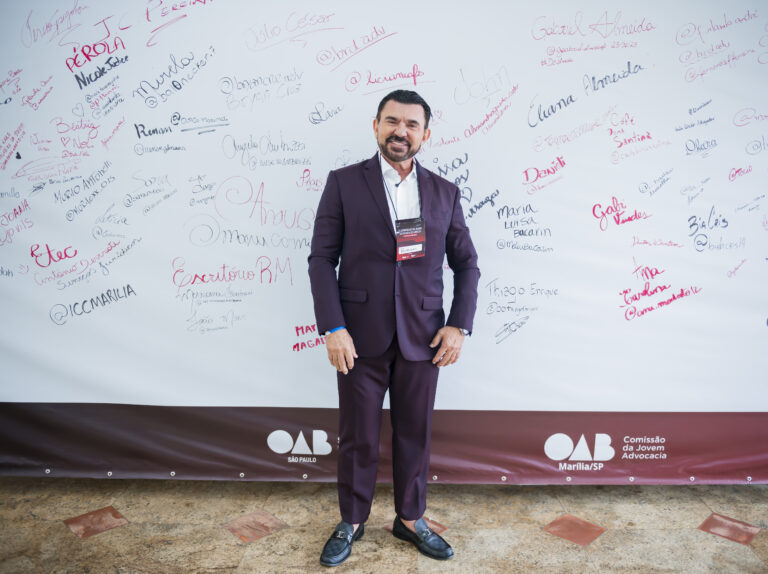 Advogado mariliense inspira jovens com história de resiliência e visão estratégica