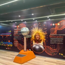 Carreta do Museu Catavento chega a Marília com atividades interativas de ciência