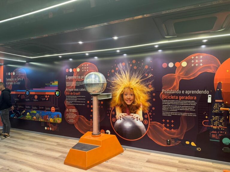 Carreta do Museu Catavento chega a Marília com atividades interativas de ciência