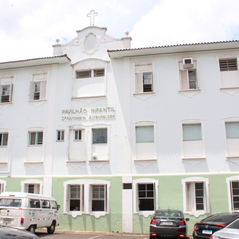 Bazar beneficente arrecada recursos para reforma da Pediatria da Santa Casa