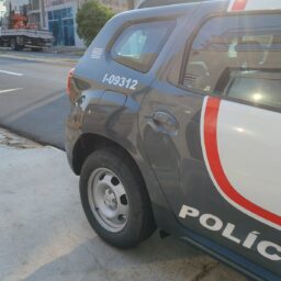 Mulher sobrevive após ser arrastada por caminhão em Marília