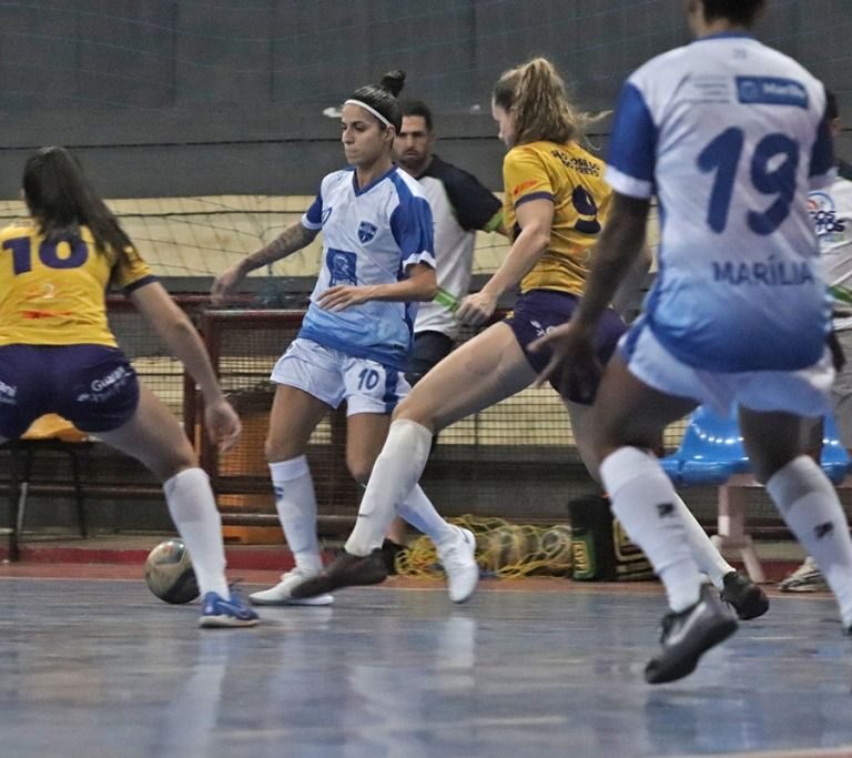 Futsal feminino de Marília vence Rio Preto fora de casa em estreia de competição