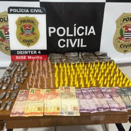 Dise desarticula ponto de drogas no Argollo Ferrão; dois adultos e um menor são detidos