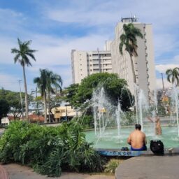 Praça Maria Izabel volta a ser alvo de reclamações no Centro de Marília
