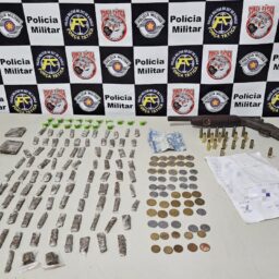 Pai e filho são presos pela PM; tráfico e porte de arma são investigados