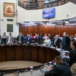 Vereadores rejeitam redução do horário do comércio