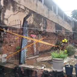 Casas são interditadas com risco de desabamento