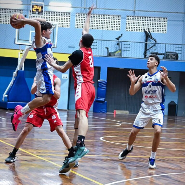 Basquete masculino de Marília lidera grupo na segunda fase do Paulista Sub-18