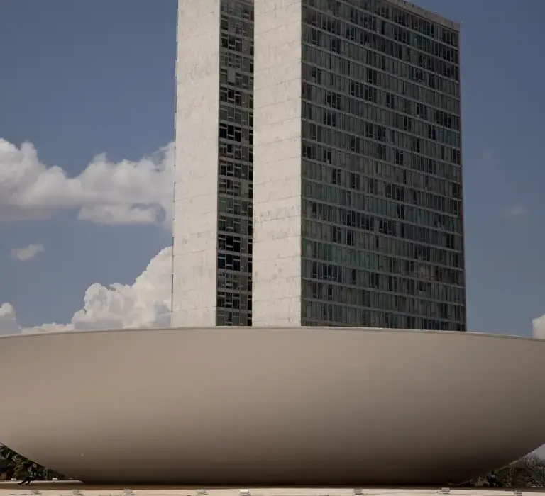 PGR envia ao STF parecer contrário a mandato remoto no Congresso