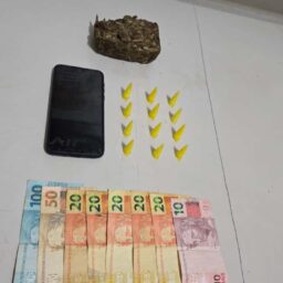 Mulher é presa por tráfico de drogas após flagrante da PM em Pompeia