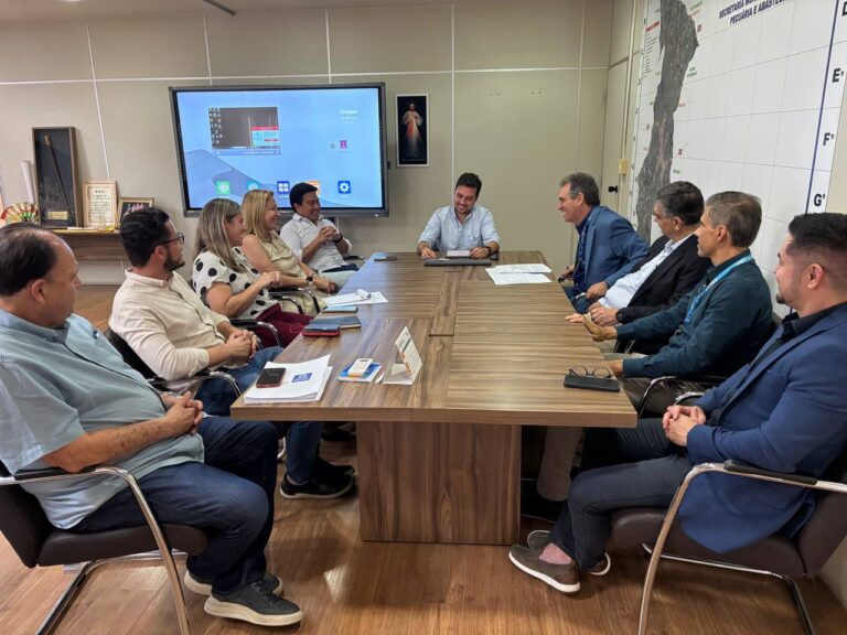 Prefeitura firma contrato com Governo Federal para reformar Poliesportivo Tatá