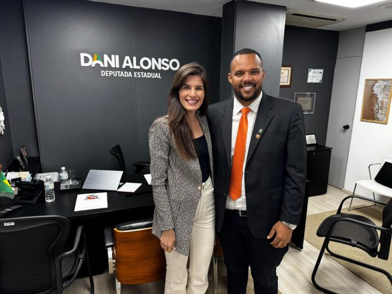 Burcão vai à Alesp entregar pedidos a Dani Alonso e Capitão Augusto