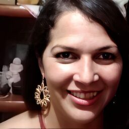 Polícia procura homem que matou ex-esposa a golpes de faca na região